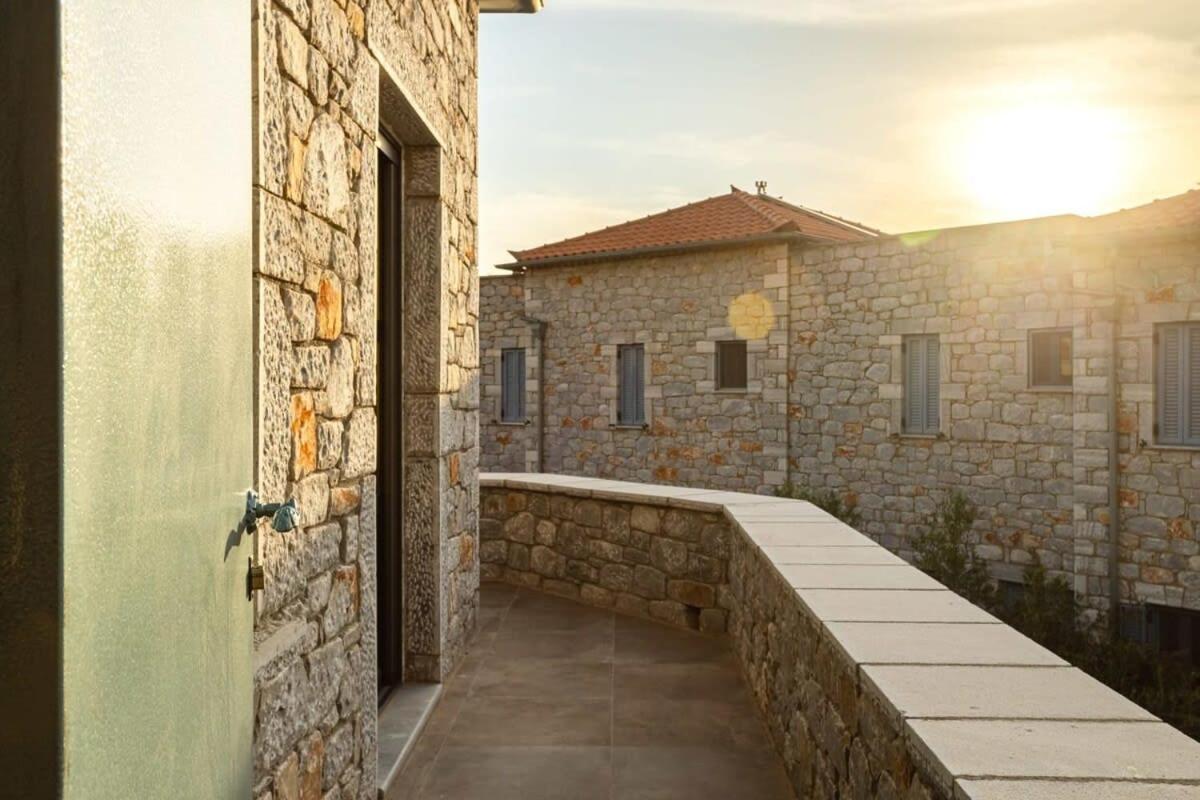 Mani Stone Built Home A Breath Away To The Sea Ступа Екстер'єр фото